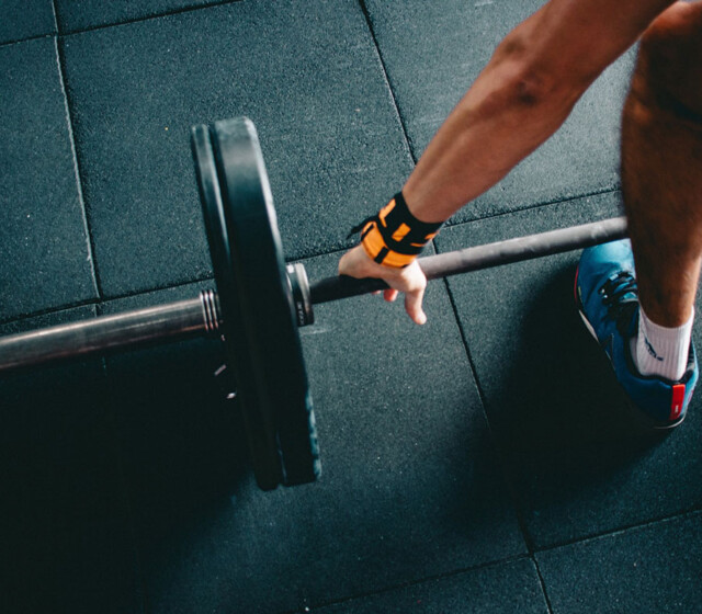 how do boxers build muscle