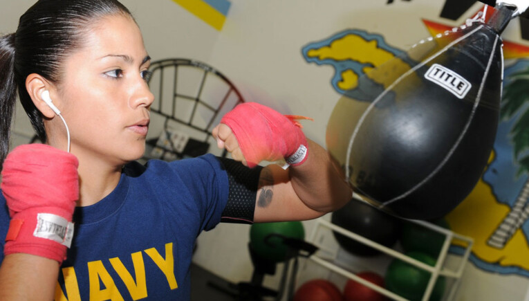 how to hit the speed bag